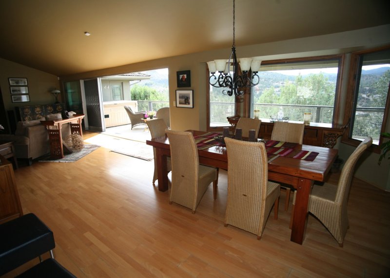Dining Room to Deck.jpg