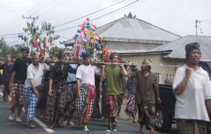 y funeral procession 1.jpg