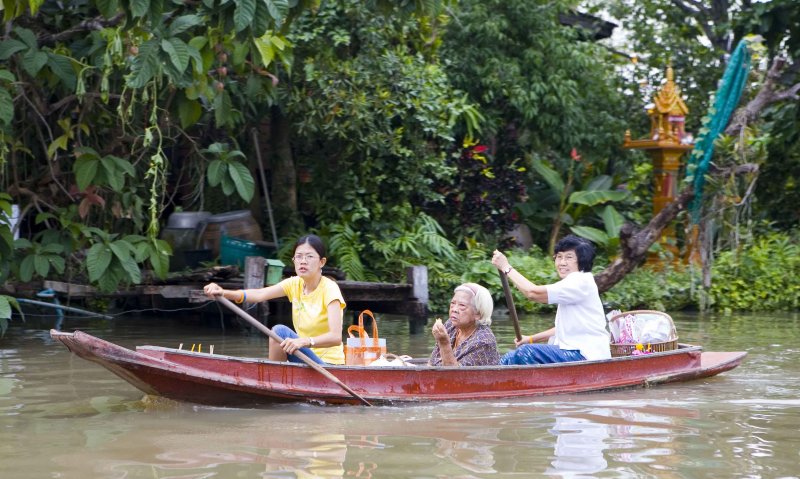 zzz takin grandma to the supermarket.jpg