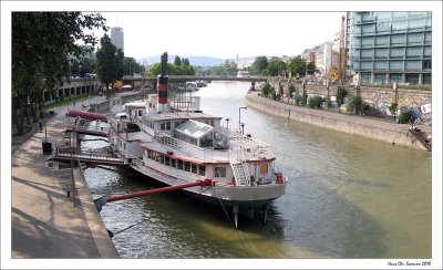 Boat on Donau