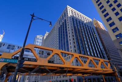 The El at Wells & Wacker