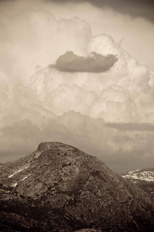 20090531 - Old Man Mountain and clouds