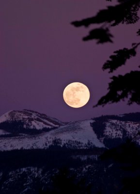 20090110       moonrise over Grouse Ridge