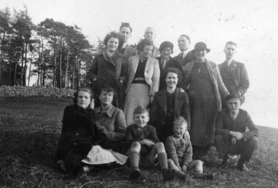 Hughes family and friends c1934.jpg