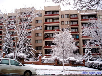 PEMBE KOSK SITESI VE CIVARINDAN KARLI GORUNTULER - ANKARA