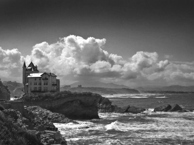 Chateau b+w