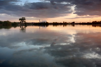 Attenborough Reserve, Reflection