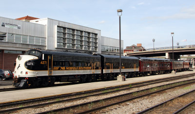 NS Office Train at OWL Museum