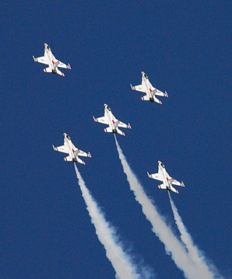 Thunderbirds in air.jpg