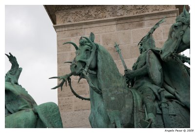 Statues representing the founders of the Magyar