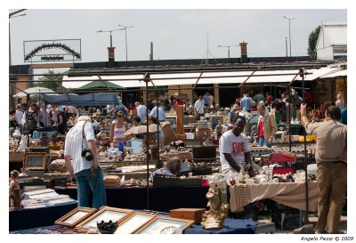 Ecseri Flea Market
