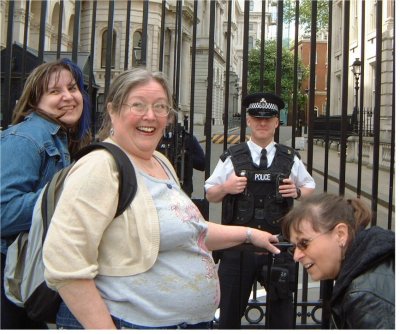 Sunday Downing Street cop smiles for me 02.JPG