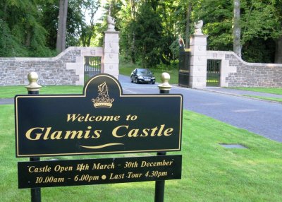 Glamis Castle 080.jpg
