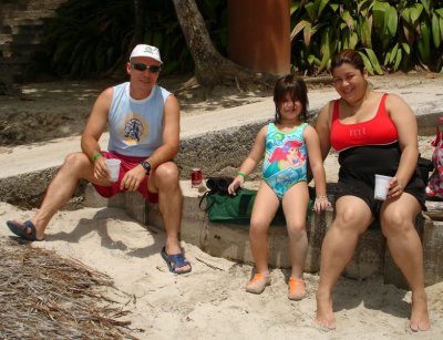 Ronald, Gaby & Tammy - Punta Leona Beach Resort 2008