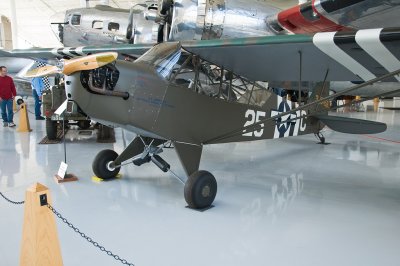 Piper L-4H  1943