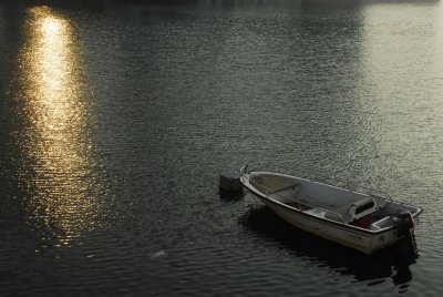 Barco no Lago Nam Van