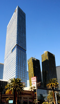Mandarin Oriental Next To CityCenter Leaning Towers