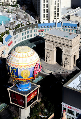 Paris Hot Air Balloon And Arc De Triomphe In The Daytime