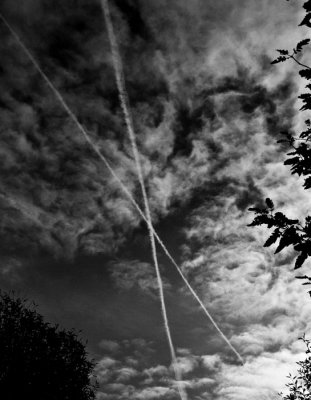 jflavin_jet-trails-Canon 40D_0614.jpg