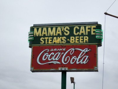 Mama' Cafe