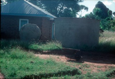 H85-011.jpg