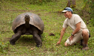 Luis with Tortoise_1114.JPG