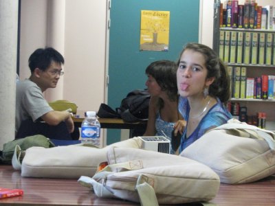 a la biblioteca... treballant fort com sempre!
