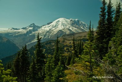 Mt Rainier from trail to Frozen Lake.jpg