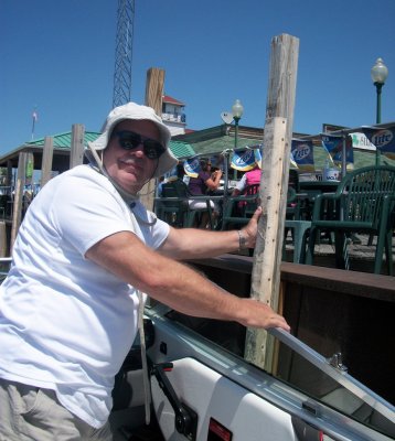 Dave docking boat for eatins