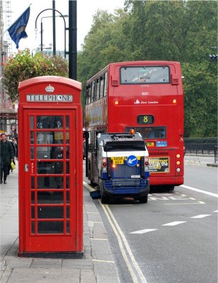 London phone and bus