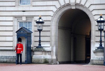 London guard at Buckingham