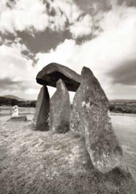 Hiding or seeking, Pentre Ifan