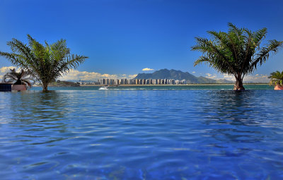 Boat at the Infinite Pool