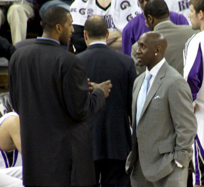 Current injured King Bobby Jackson right talks with Assistant Coach Sharif Abdur-Rahim