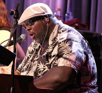 Melvin Seals on vocals