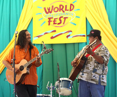 Hawaiian music comdrades John Cruz and Led Kaapana