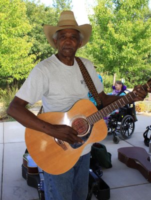 Lazy Lester, 77-year-old blues legend and Paradise resident