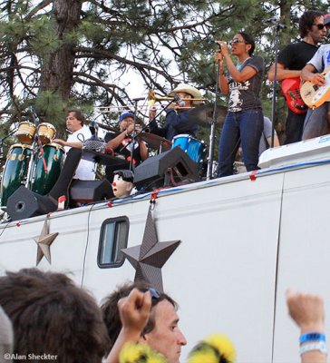 Fanny Franklin leads L.A.funk-and-groove outfit Orgone in a set atop an RV