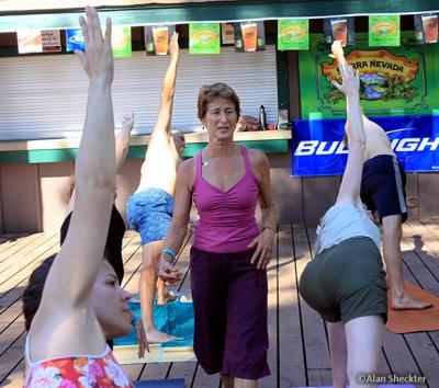 Morning yoga class with Paula Barros