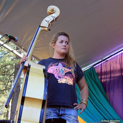 Stella Bondesson of Baskery, Spotlite Stage