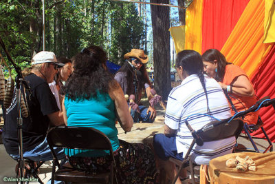 Loping Wolf native flute and drum group, Oak Tree Stage