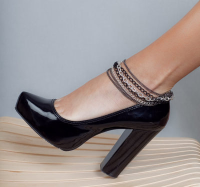 Shoe