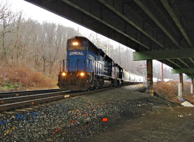 a Conrail train on the Reading RR tracks at the Pencoyd Viaduct of I-76