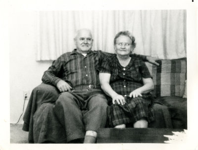 Thomas Jefferson and Essie Grace Emery Carter.jpg