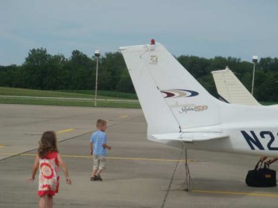 kids got the go ahead to run to the plane