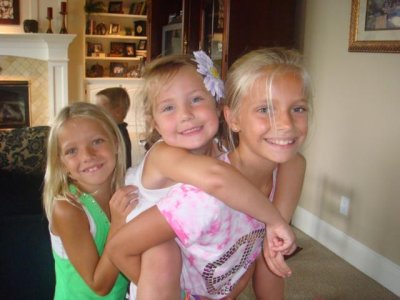 elisabeth loves olivia and grace!