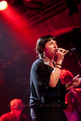 20101113-cabaret libre influence-passe-moe la puck-pict0110a.jpg