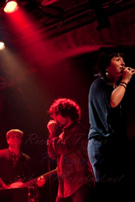 20101113-cabaret libre influence-passe-moe la puck-pict0113a.jpg