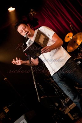 20101113-cabaret libre influence-passe-moe la puck-pict0171a.jpg