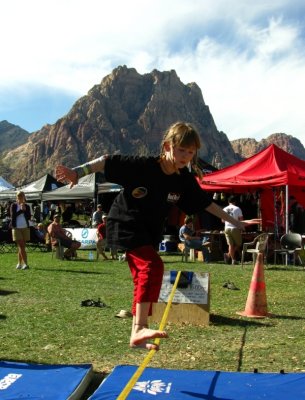 Cousin Emily slack lining